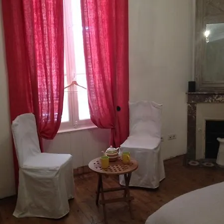 Chambres D'hotes De La Fontaine Bed and Breakfast